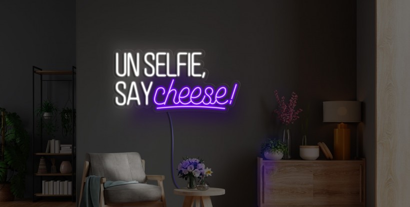 Neón Un selfie, say cheese!