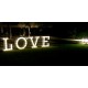 Letras LOVE gigantes con luz