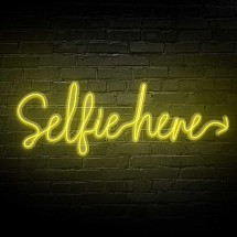 Neón ´Selfie Here´